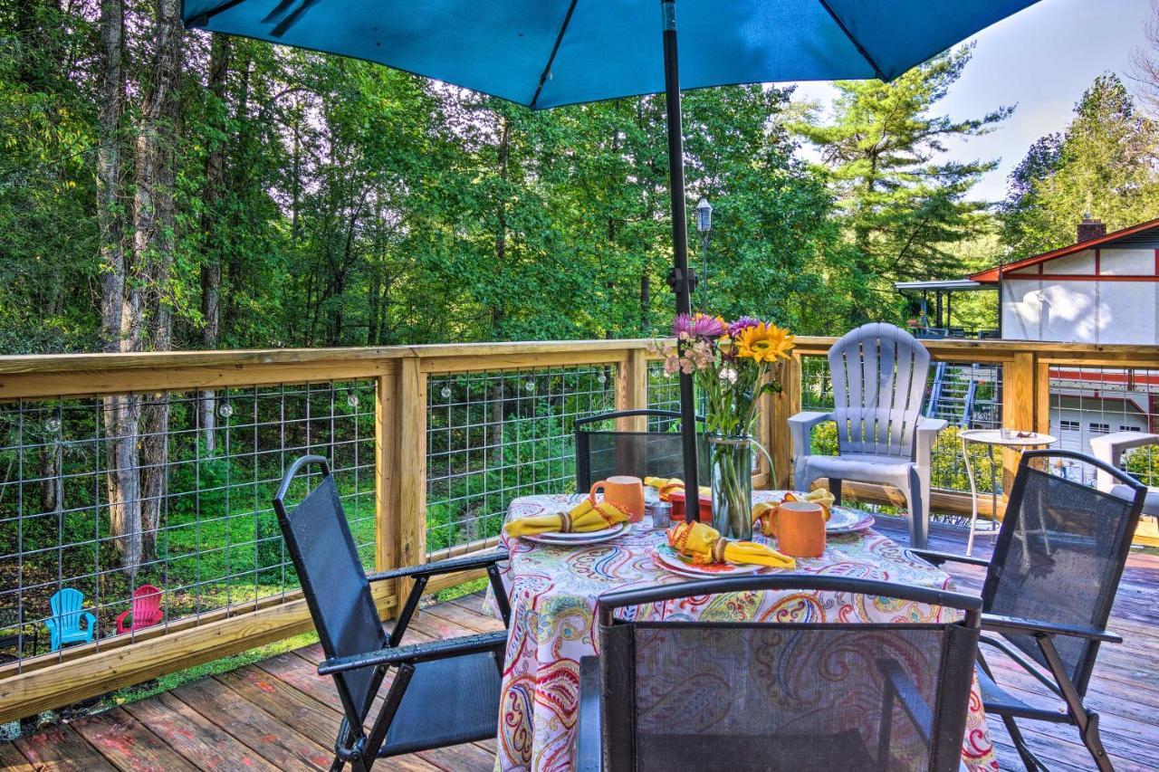 Shaw Creek Cottage With Fire Pit And Forest Views เฮนเดอร์สันวิลล์ ภายนอก รูปภาพ